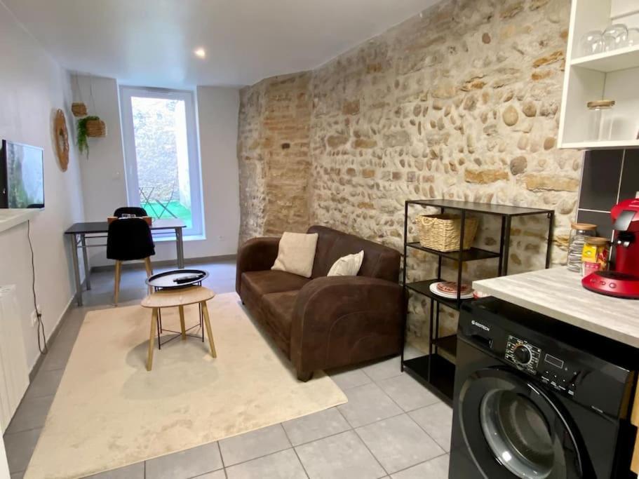 Vaste Appartement Renove - Centre Ville 부르앙브레스 외부 사진
